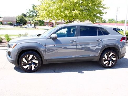 Used 2026 Volkswagen Atlas Cross Sport SE w/ Panoramic Sunroof Package AWD/4WD image 11