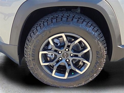 New 2026 Chevrolet Equinox ACTIV w/ Convenience Package III image 9