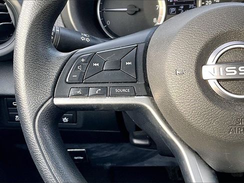 Used 2022 Nissan Kicks S image 15