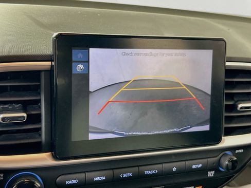 Used 2023 Hyundai Venue SEL FWD image 13