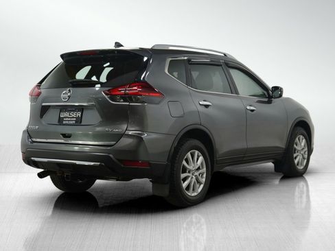 Used 2017 Nissan Rogue SL image 5