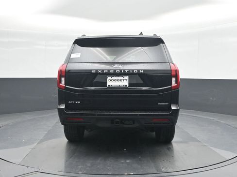 New 2025 Ford Expedition Active RWD image 17