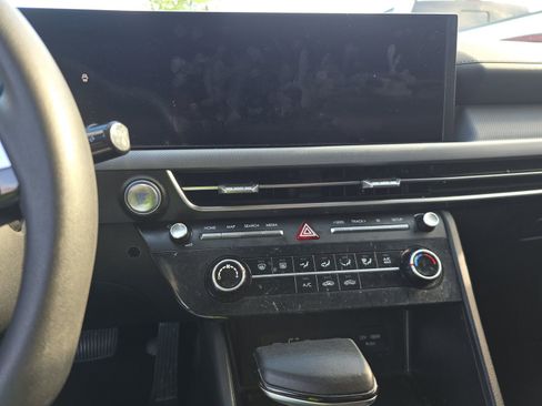 Used 2025 Hyundai Sonata SE FWD image 18