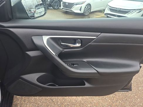 Used 2015 Nissan Altima 2.5 S w/ Power Driver Seat Package image 21