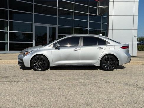 Used 2023 Toyota Corolla SE FWD image 6