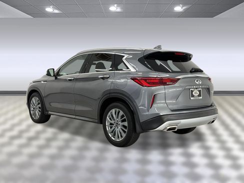 Used 2023 INFINITI QX50 Luxe FWD image 3