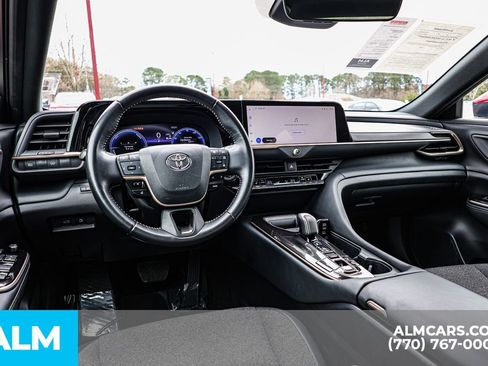 Used 2024 Toyota Crown XLE image 28