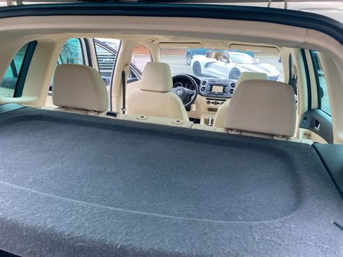 Used 2013 Volkswagen Tiguan SE image 51