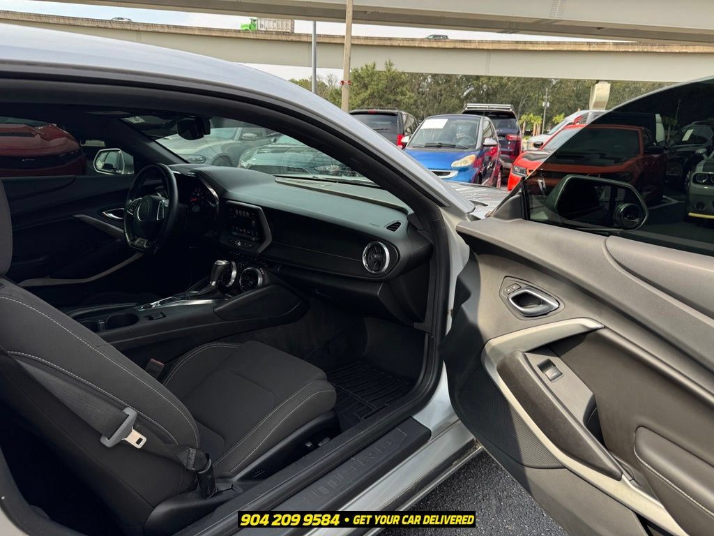 Used 2018 Chevrolet Camaro SS RWD image 31