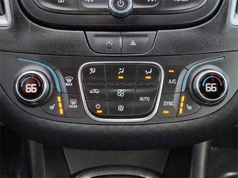 Used 2023 Chevrolet Malibu LT image 9