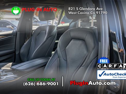 Used 2019 BMW 530i w/ Convenience Package image 2