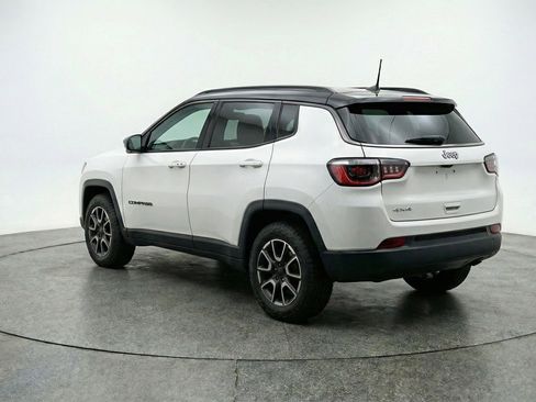 Used 2025 Jeep Compass Trailhawk w/ Trailer Tow Group AWD/4WD image 6