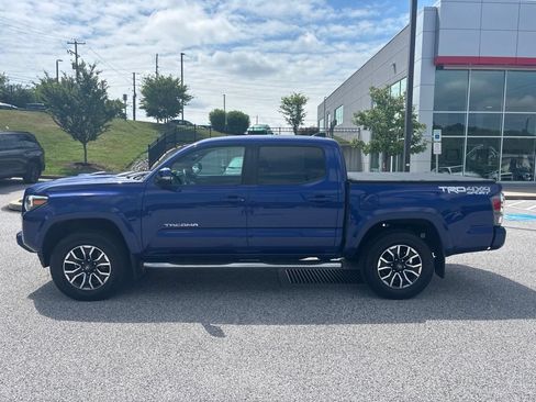 Used 2022 Toyota Tacoma TRD Sport w/ Technology Package AWD/4WD image 8