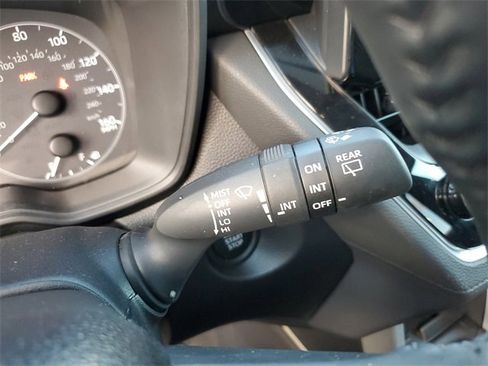 Used 2025 Toyota Corolla Cross LE image 21