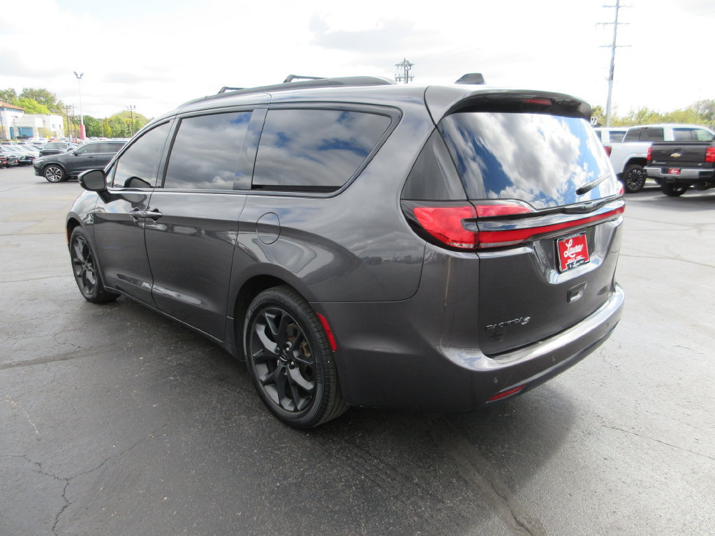 Used 2023 Chrysler Pacifica Touring-L w/ S Appearance Package FWD image 9