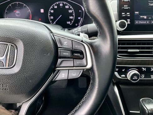 Used 2018 Honda Accord Touring image 25