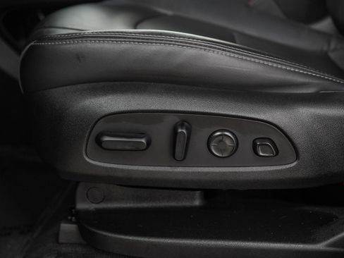 Used 2021 Buick Enclave Avenir w/ Avenir Technology Package AWD/4WD image 28