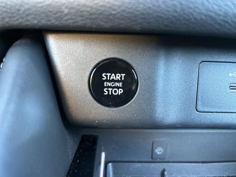 Used 2024 Nissan Rogue Platinum w/ Platinum Premium Package image 33