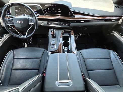Used 2023 Cadillac Escalade Premium Luxury w/ LPO, Illumination Package AWD/4WD image 10
