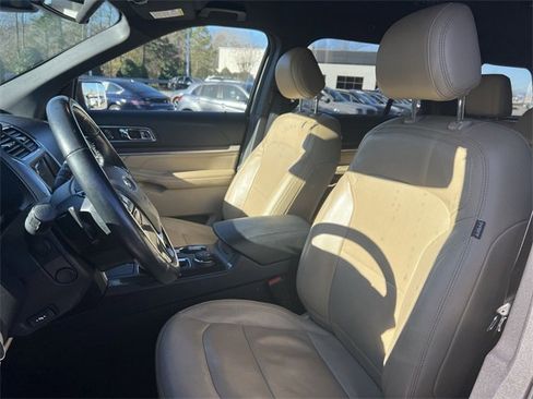 Used 2017 Ford Explorer Limited w/ Equipment Group 301A image 11
