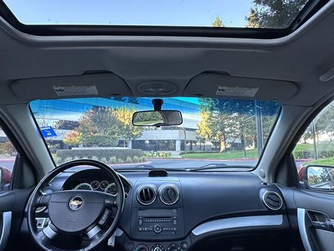 Used 2011 Chevrolet Aveo LT image 11