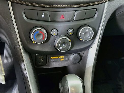 Used 2018 Chevrolet Trax LT FWD image 8