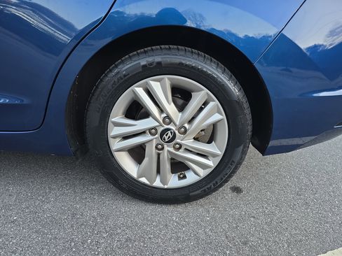 Used 2019 Hyundai Elantra SEL image 33
