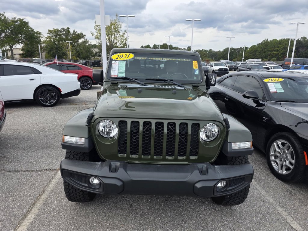 Used 2021 Jeep Gladiator Sport AWD/4WD image 2