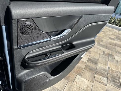 New 2026 Lincoln Corsair Premiere FWD image 21
