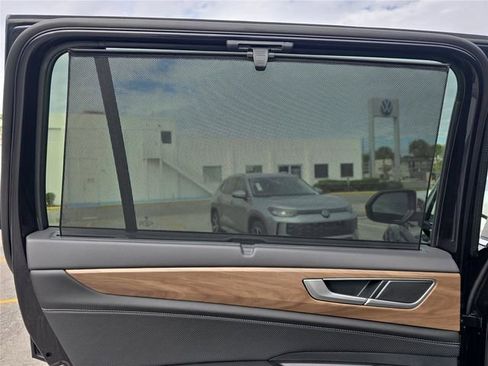 New 2026 Volkswagen Atlas SE FWD image 12