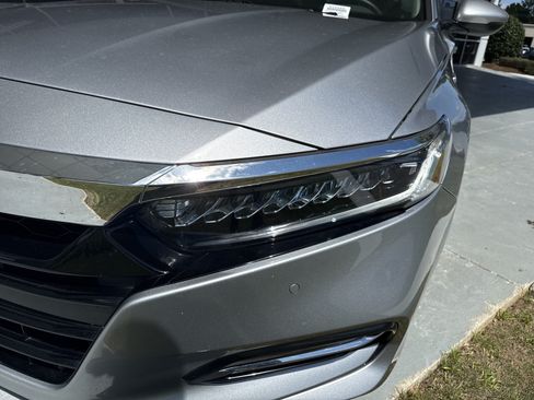 Used 2019 Honda Accord Touring image 6