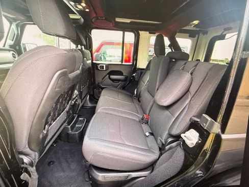 Used 2023 Jeep Wrangler Unlimited Rubicon 4xe w/ Cold Weather Group AWD/4WD image 8