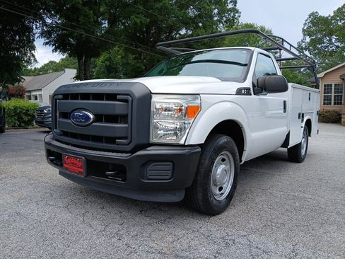 Used 2015 Ford F250 XL RWD image 2