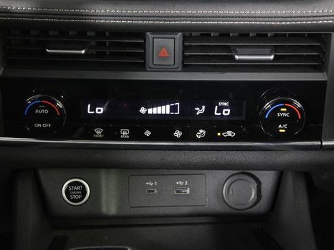 Certified 2023 Nissan Rogue SV FWD image 22