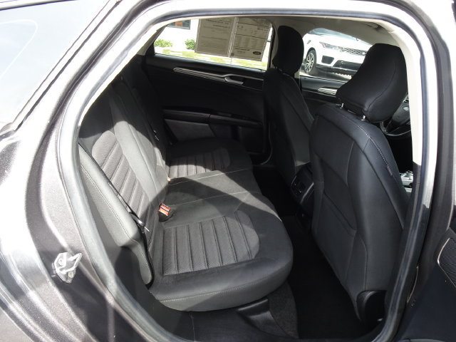 Used 2019 Ford Fusion SE FWD image 17