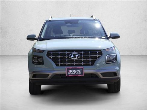 Certified 2026 Hyundai Venue SEL FWD image 2