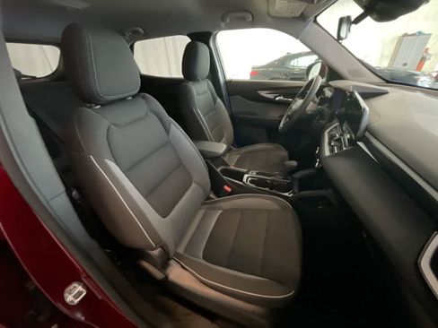 Used 2025 Chevrolet TrailBlazer LT image 23
