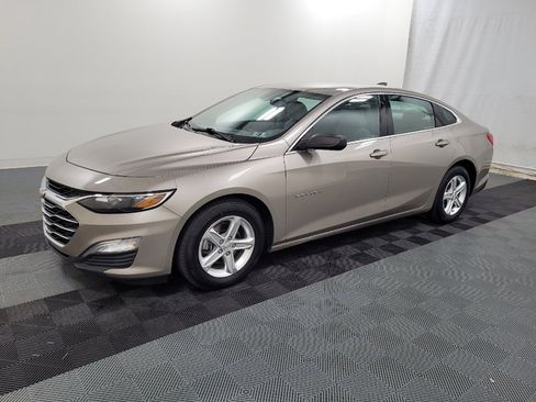 Used 2022 Chevrolet Malibu LS FWD image 2