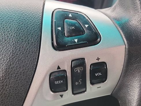 Used 2015 Ford Explorer XLT w/ Equipment Group 202B AWD/4WD image 25