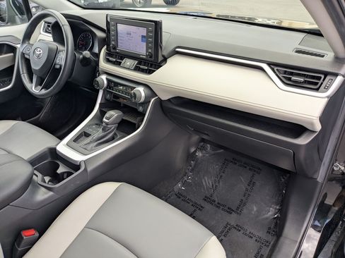 Used 2020 Toyota RAV4 XLE Premium w/ All Weather Liner Package FWD image 34