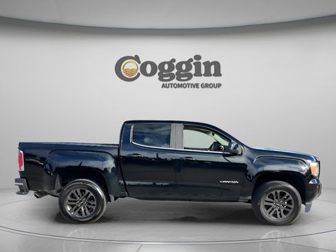 Used 2017 GMC Canyon SLE w/ Nightfall Edition image 7