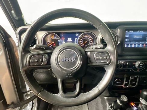 Used 2021 Jeep Wrangler Unlimited Sport AWD/4WD image 17