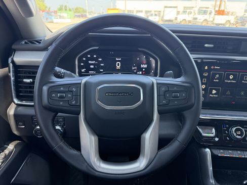 Used 2023 GMC Sierra 1500 Denali w/ Denali Reserve Package AWD/4WD image 16