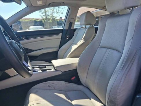 Used 2018 Honda Accord EX image 12