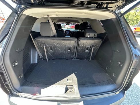 Used 2021 Chevrolet Traverse LT w/ LPO, Floor Liner Package image 32