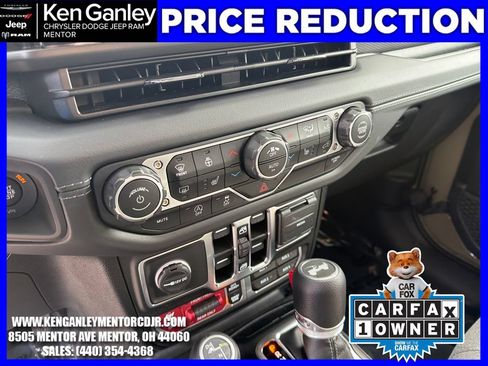 Certified 2025 Jeep Wrangler Unlimited Rubicon w/ Convenience Group AWD/4WD image 17