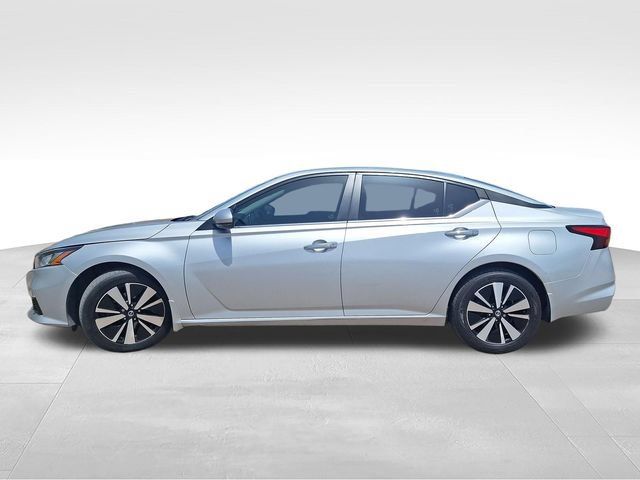 Certified 2022 Nissan Altima 2.5 SV w/ SV Premium Package AWD/4WD image 5