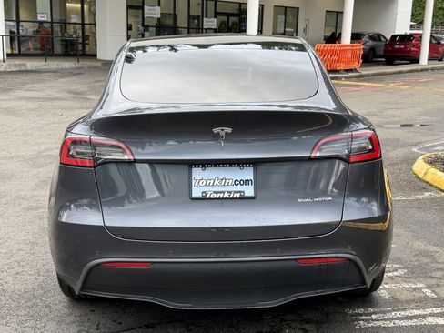 Used 2021 Tesla Model Y Long Range image 8
