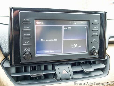 Used 2019 Toyota RAV4 LE image 14