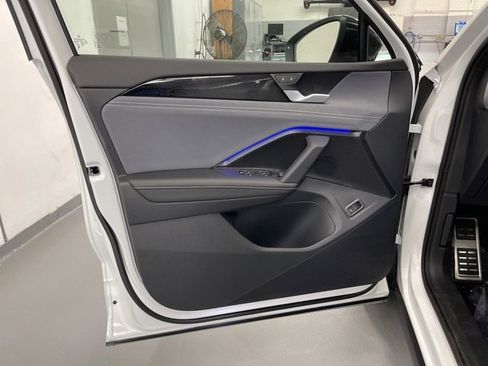 New 2025 Volkswagen Tiguan SE R-Line image 27